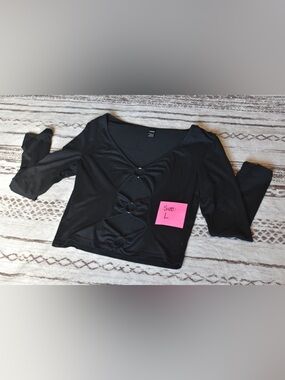 SHEIN Black Long Sleeve Crop Top with Triple Ring Front Detail